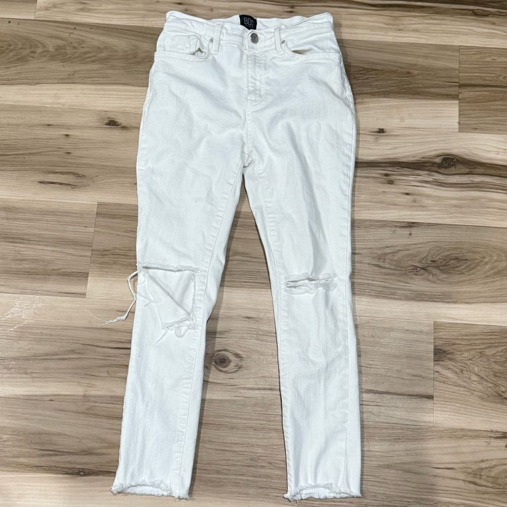 Urban Outfitters BDG Twig High Rise Cropped White Distressed Jeans Women’s 26
